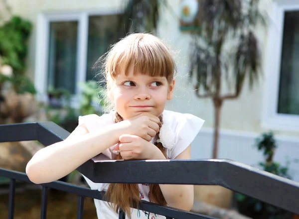 Portrait of little girl outdoors — Stock Photo, Image