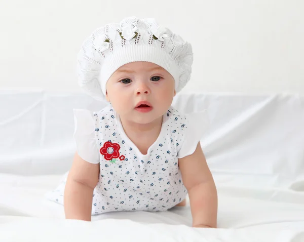 Kojenecká baby v klobouku — Stock fotografie