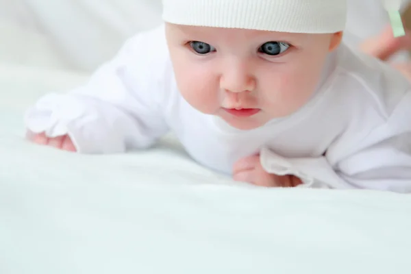 Lindo bebé en sombrero — Foto de Stock