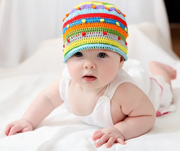 Söt baby i hatt — Stockfoto