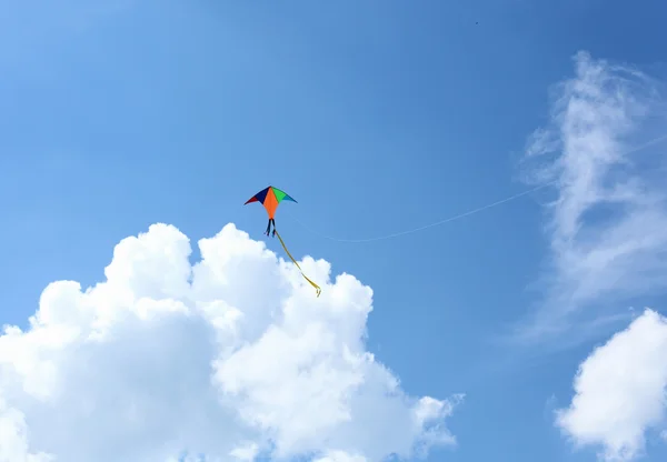Wind vlieger in de lucht — Stockfoto