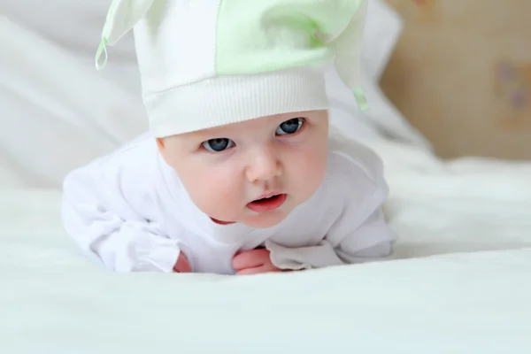 Schattige baby in hoed — Stockfoto
