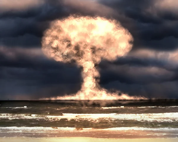 Πυρηνική έκρηξη σε μια υπαίθρια ρύθμιση — Φωτογραφία Αρχείου