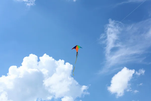 Wind kite i himlen — Stockfoto
