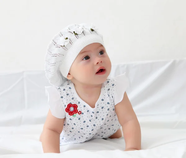 Bébé bébé dans un chapeau — Photo