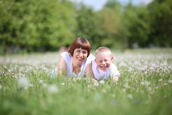 Young mother and her young son — Stock Photo, Image