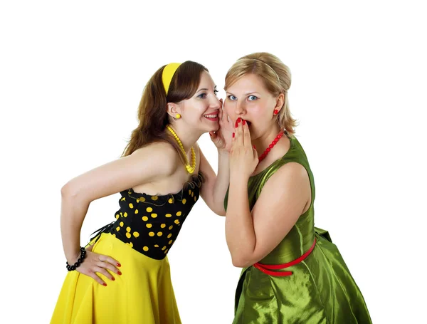 Két fiatal nő, világos színű ruhák — Stock Fotó