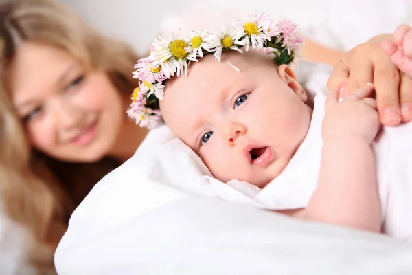 Ritratto di giovane madre e bambino — Foto Stock