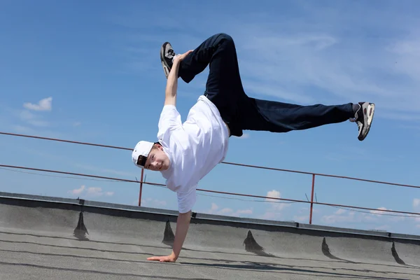 Açık havada sokak dansçısı — Stok fotoğraf