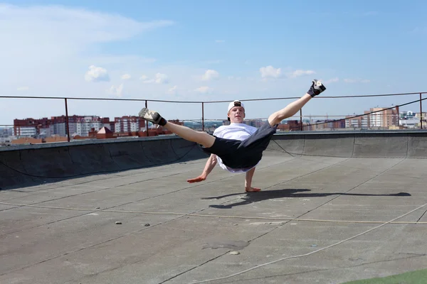 Танцюрист вулиці на відкритому повітрі — стокове фото