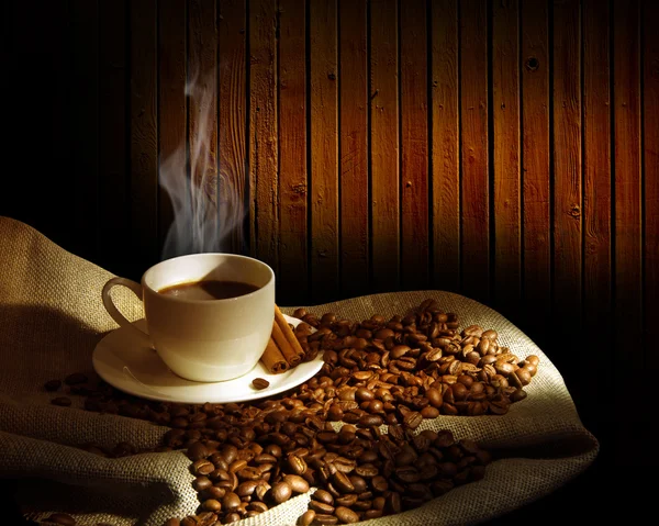 热气腾腾的咖啡 — 图库照片