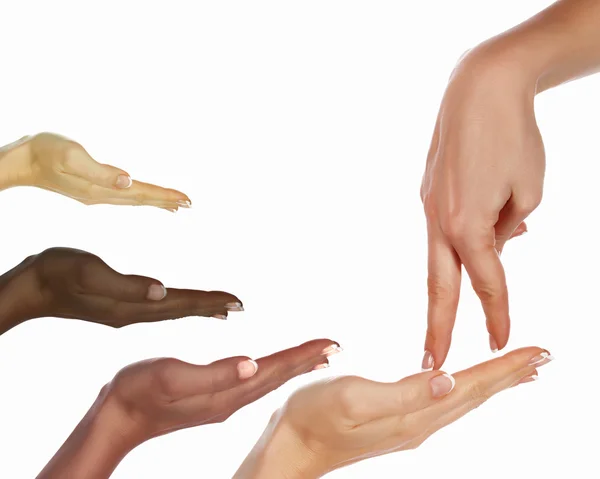 Las manos humanas como símbolo de la diversidad étnica —  Fotos de Stock