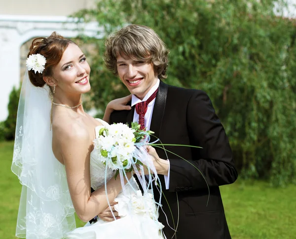 Sköt unga par äktenskapets — Stockfoto
