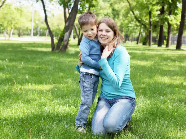Portrait of mother with son outdoor — Stock Photo, Image