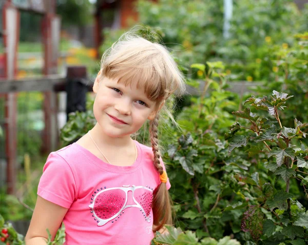 Jardinage des filles en été — Photo