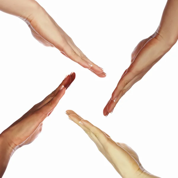Las manos humanas como símbolo de la diversidad étnica — Foto de Stock