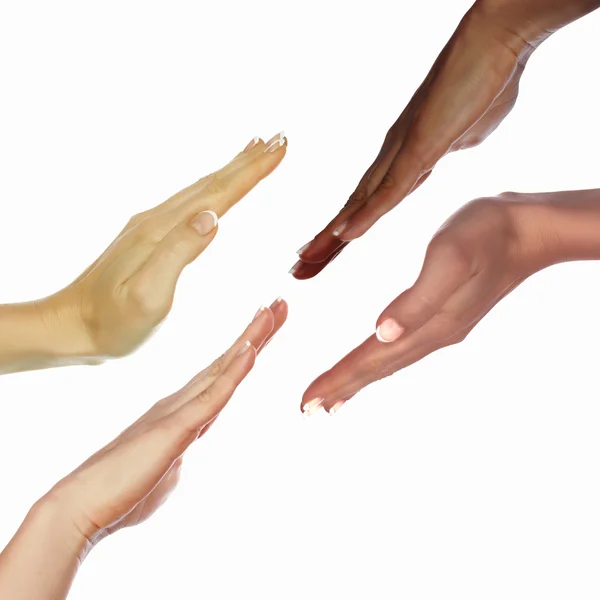 Les mains humaines comme symbole de la diversité ethnique — Photo