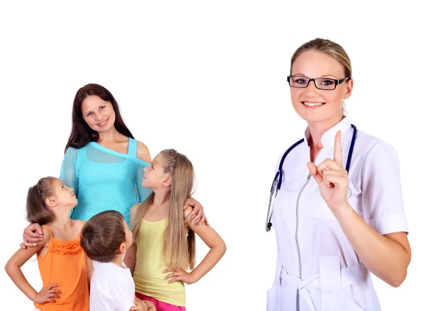 Doctor and family with children — Stock Photo, Image
