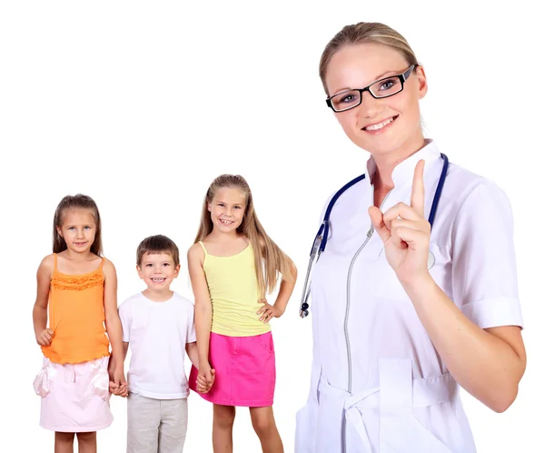 Arzt und Familie mit Kindern — Stockfoto