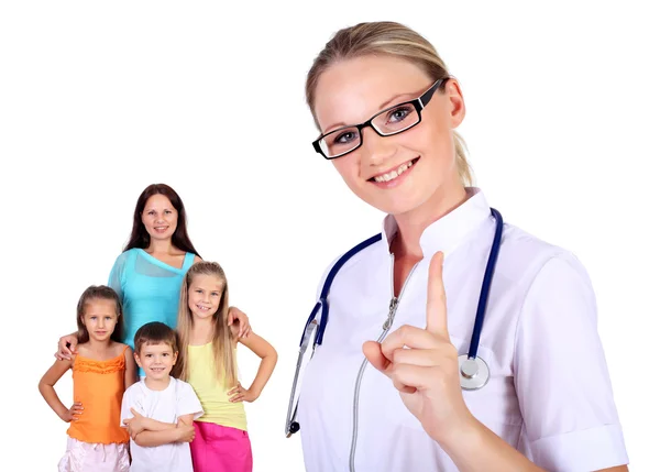 Lékař a rodina s dětmi — Stock fotografie