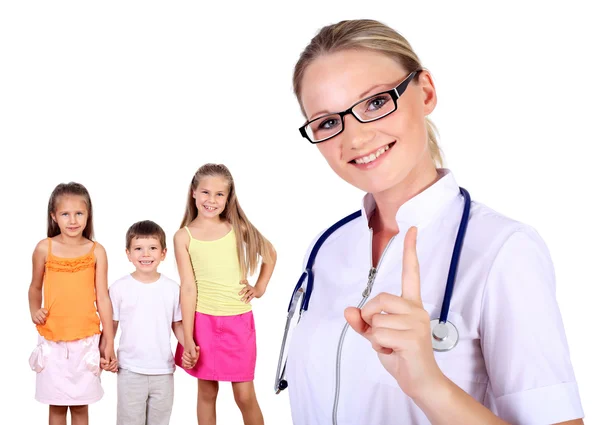 아이 들과 함께 가족과 의사 — 스톡 사진