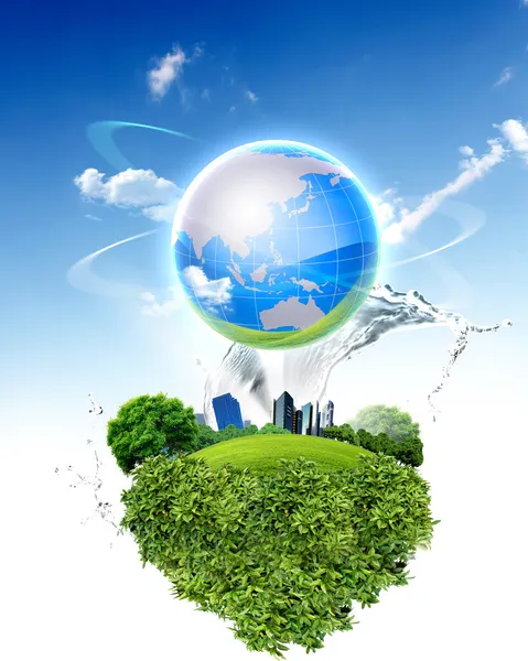 Groene planeet tegen blauwe lucht en de schone natuur — Stockfoto