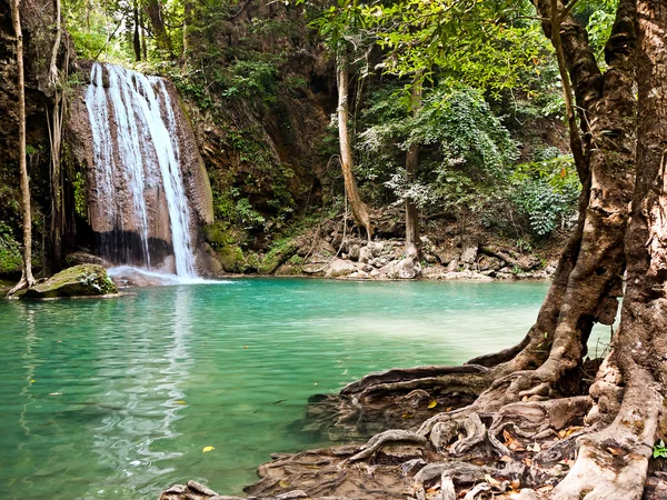 Waterval in de jungle — Stockfoto