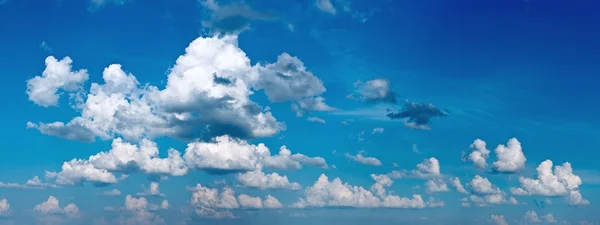 XXXL panorama del cielo blu con nuvole — Foto Stock