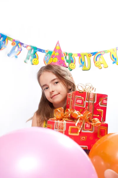 Ragazza di compleanno e regali — Foto Stock