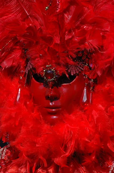 Röd mask på karnevalen i Venedig 201 — Stockfoto