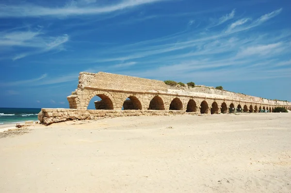 Oude caesarea aquaduct brug, Israël — Stockfoto