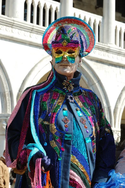 Mask at St. Mark's Square during Venice carnival 2011 — Stock Photo, Image