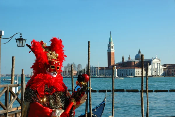 Máscara vermelha durante o Carnaval de Veneza 2011 — Fotografia de Stock