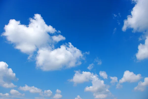 Nubes blancas —  Fotos de Stock