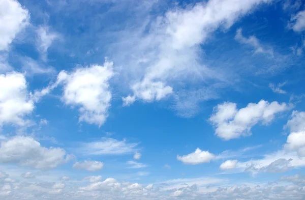 Hvite skyer – stockfoto