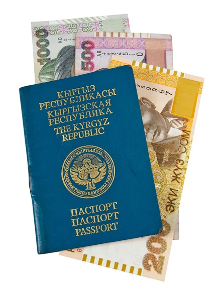 Paspor dan uang Kirgizstan, terisolasi dengan latar belakang putih — Stok Foto