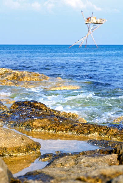 Czysta woda na wybrzeżu Morza. — Zdjęcie stockowe