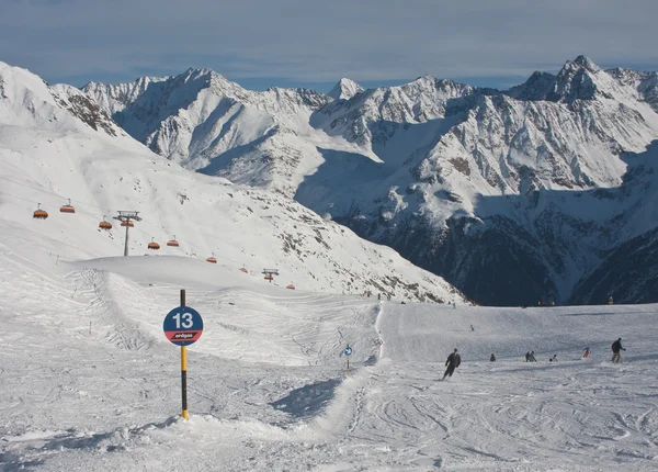 山坡上的 solden 的滑雪胜地。奥地利 — 图库照片