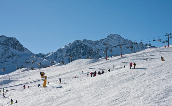 On the slopes of the ski resort of Solden. Austria — Stock Photo, Image