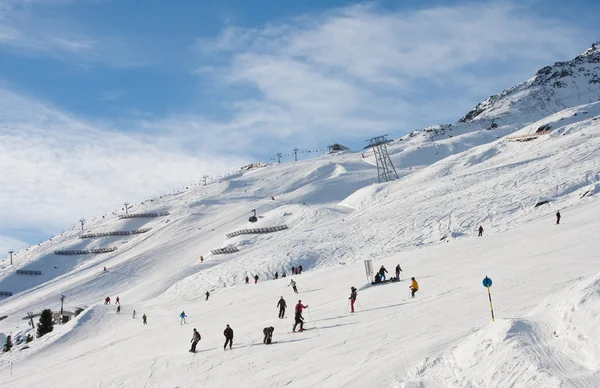 Na svazích lyžařského střediska solden. Rakousko — Stock fotografie