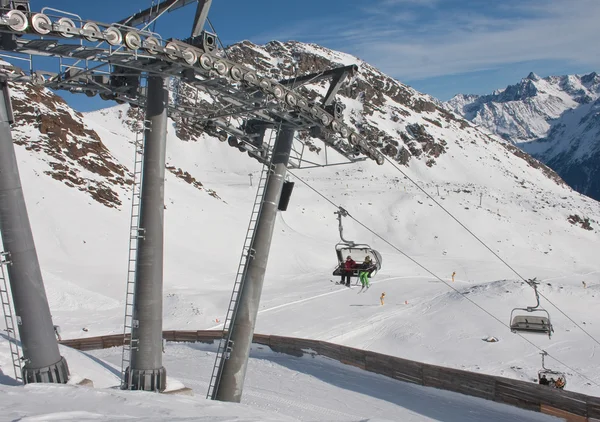 Στηρίγματα λιφτ του σκι. το θέρετρο της Ζόλντεν. Αυστρία — Φωτογραφία Αρχείου