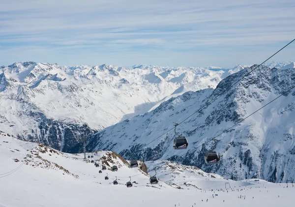 Na stoki ośrodka narciarskiego Sölden. Austria — Zdjęcie stockowe