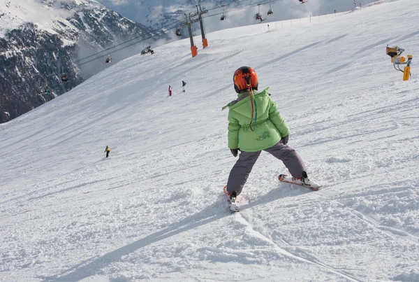 The first steps on skis — Stock Photo, Image