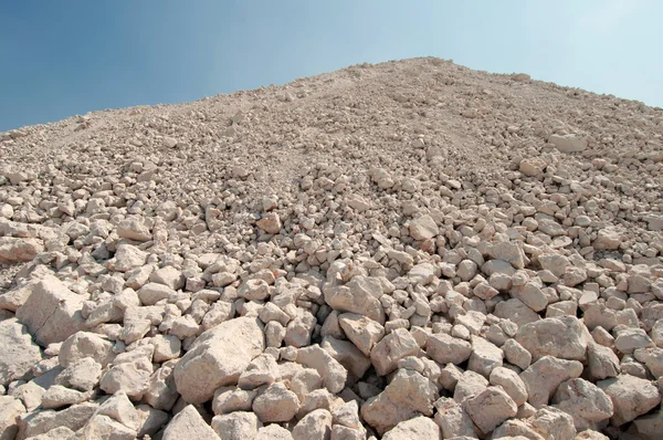 Een heuvel van puin — Stockfoto