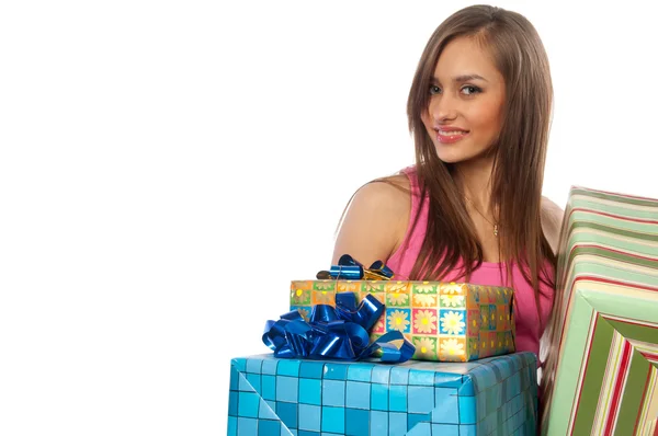 Femme tenant des boîtes avec des cadeaux — Photo
