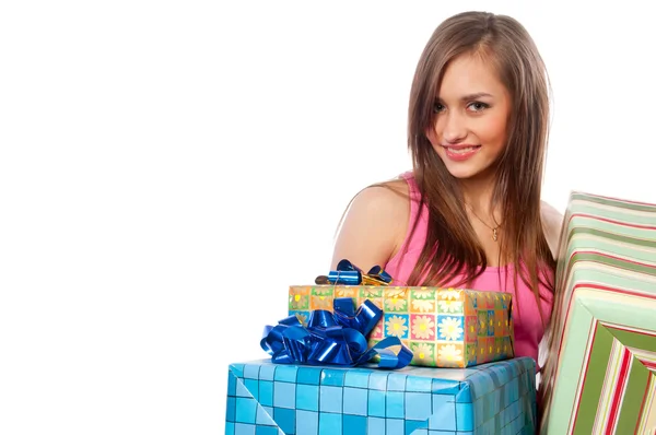 Femme tenant des boîtes avec des cadeaux — Photo