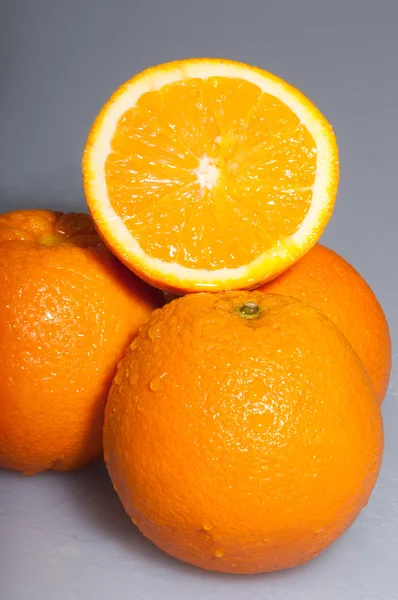 Tři zralé pomeranče — Stock fotografie