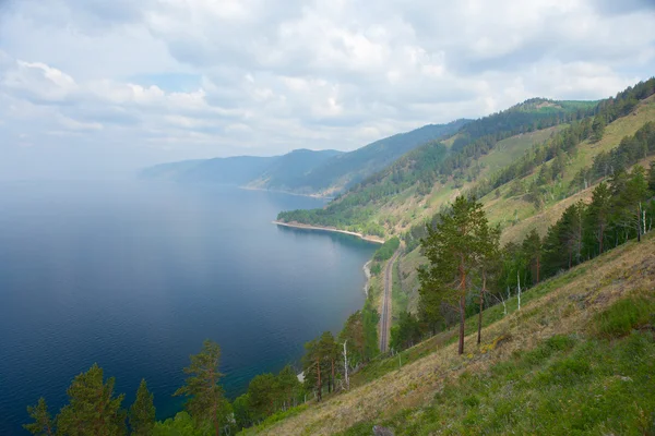 Parte della vecchia ferrovia vicino al lago Baikal — Foto Stock