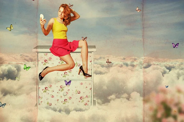 Collage. skönhet oun kvinna på himlen, i moln — Stockfoto