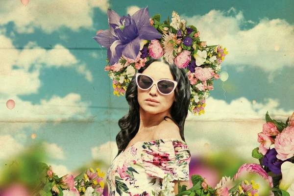 Piękna młoda kobieta z kwiatów na głowie, collage sztuki — Zdjęcie stockowe